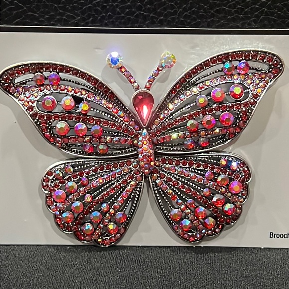 Jewelry - Beautiful NEW Pink Crystal Butterfly Brooch